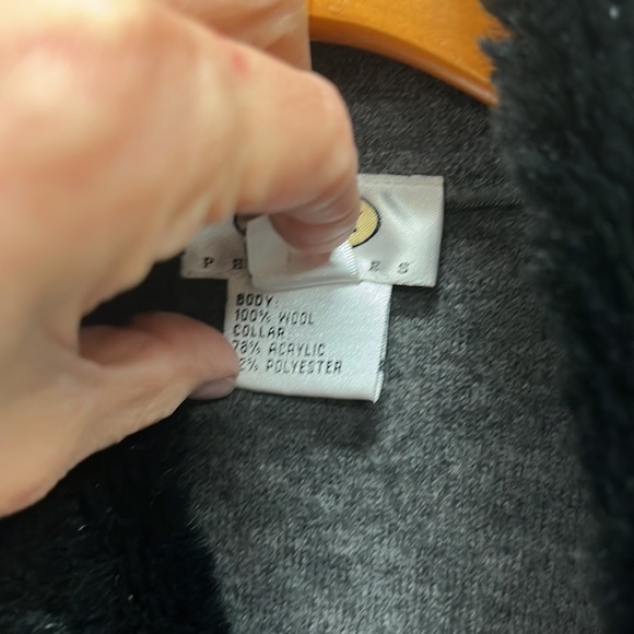 Talbots Wool Button Front Vest with Removable Fur Collar Size SP - Picture 3 of 6